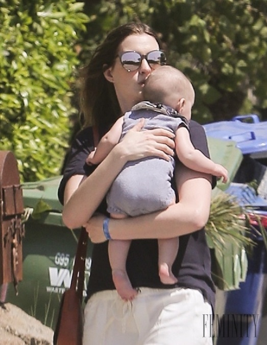 Známa herečka privítala svoje prvé dieťa, chlapčeka menom Jonathan Rosebanks tiež v marci. 