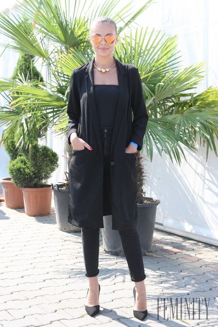 Speváčka Monika Bagárová zvolila jednoduchý čierny styling