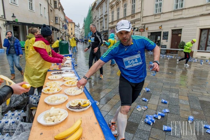 šanca od 1.10.2015 získať ako dobrovoľník na niektorej z akcií organizovaných pod hlavičkou Bratislava Marathon bezplatné štartovné na 10km beh