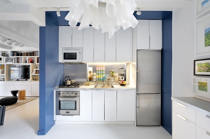 Rozmýšľali ste niekedy nad tým, aké je to mať modrú kuchyňu?