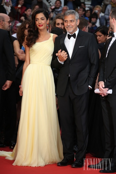 George Clooney s manželkou Amal sa predviedli na červenom koberci počas druhého dňa