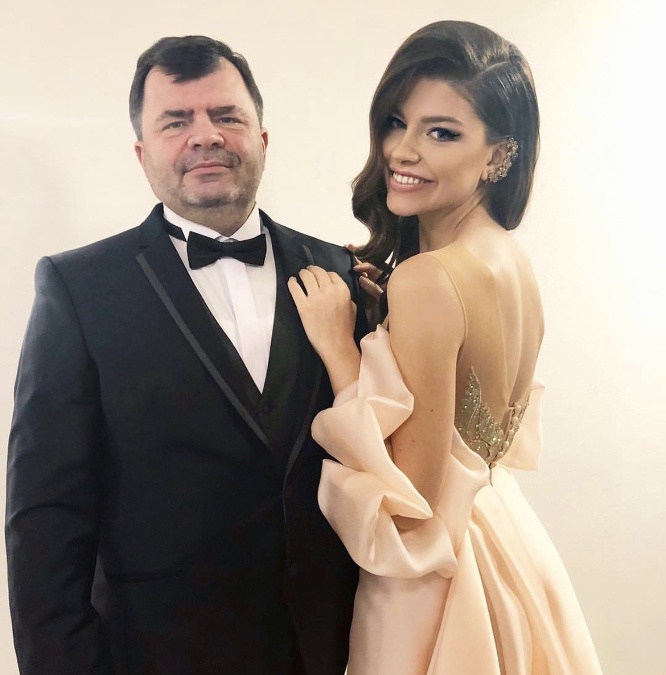 Riaditeľka Miss Slovensko Karolína Chomisteková prišla v sprievode svojho milujúceho otca