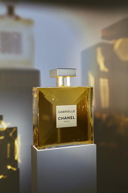 Predstavenie vône, ktorá vzdáva poctu legendárnej módnej ikone Gabrielle Chanel známej ako Coco Chanel