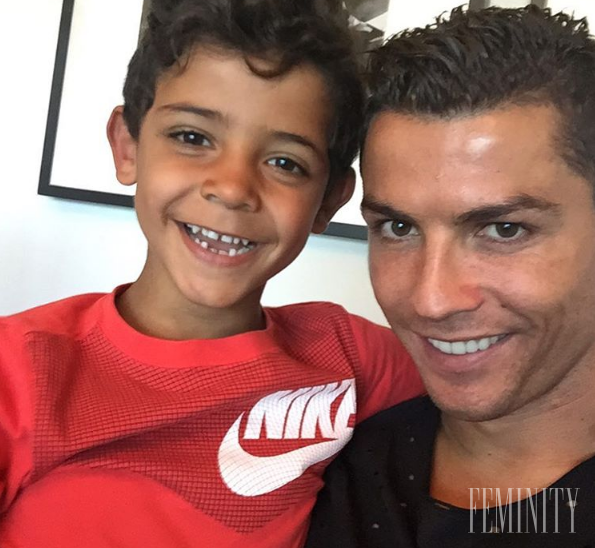 Cristiano Ronaldo so svojim roztomilým synom 