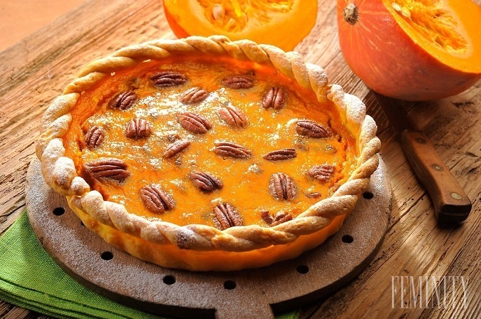Tekvicový koláč s vlašskými orechmi pre príjemné jesenné dni