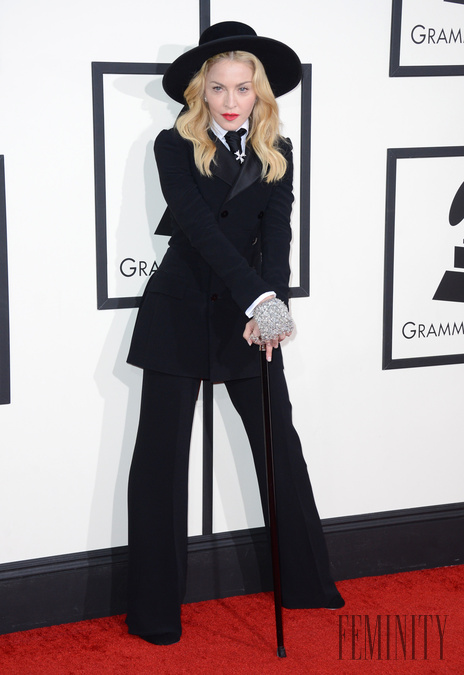 Madonna prekvapila kostýmom a pôsobila oveľa menej sexi ako sme pri tejto kontroverznej speváčke zvyknutí