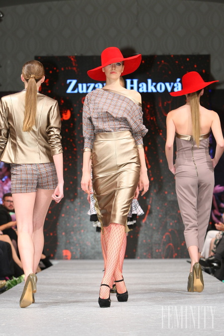 Kolekciu Zuzany Hakovej oživili červené klobúky