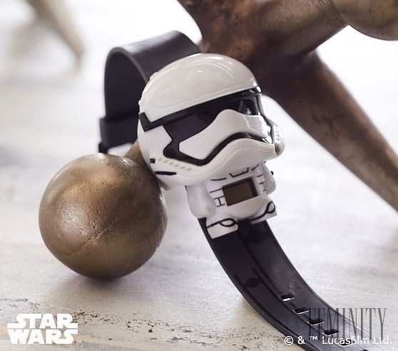 Star Wars od potterybarnkids.com hodinky sú originálnym darčekom.