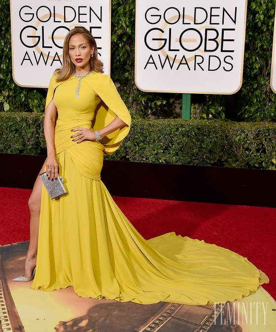 Jennifer Lopez obliekol dizajnér Giambattista Valli