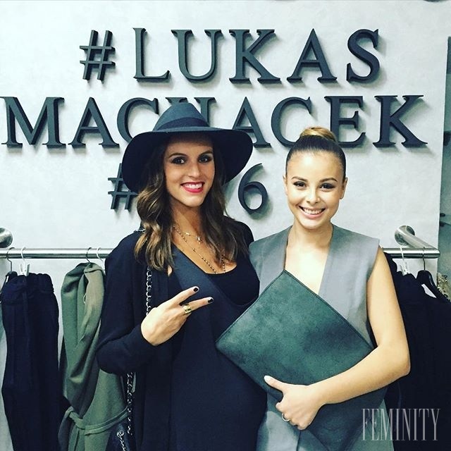 Barbora s českou speváčkou Monikou Bagárovou sú vernými zákazníčkami návrhára Lukáša Macháčka