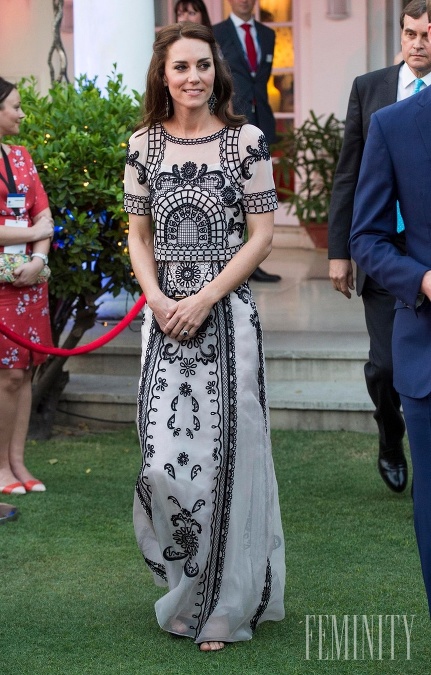 Krásna Vojvodkyňa z Cambridge predvádza v Indii dokonalé looky