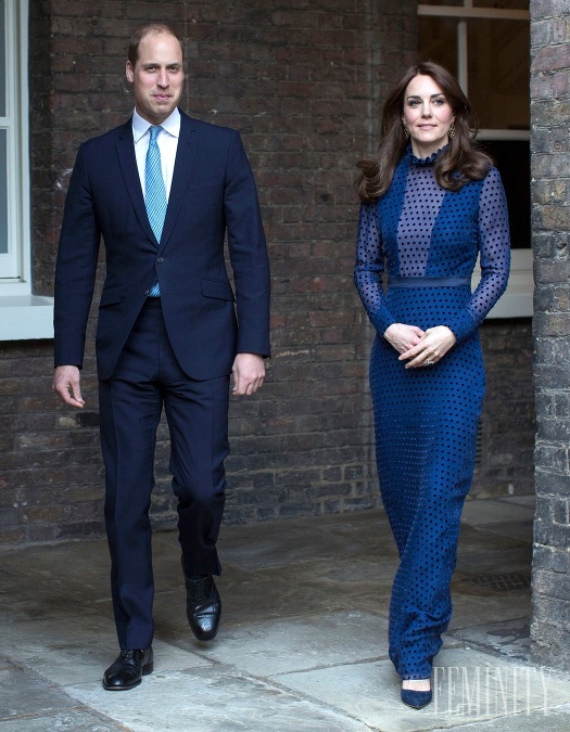 Kráľovská modrá Kate Middleton dokonalo sadne