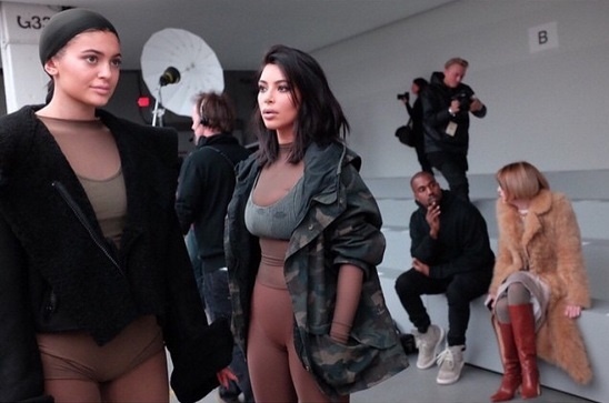 Manžel Kim Kardashian ju angažoval ako modelku na svoju prehliadku na newyorskom týždni módy