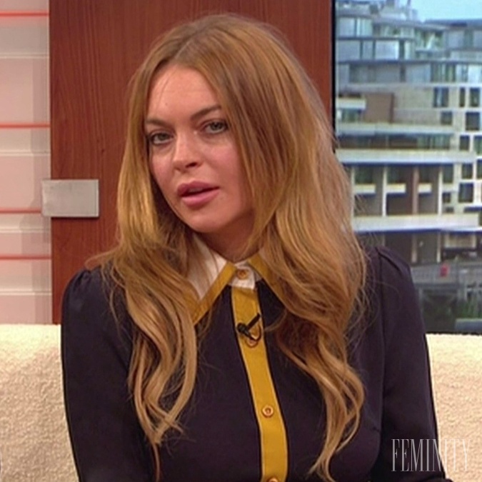 Lindsay Lohan má okrem nafúknutých pier v súčasnosti nafúknutú celú tvár