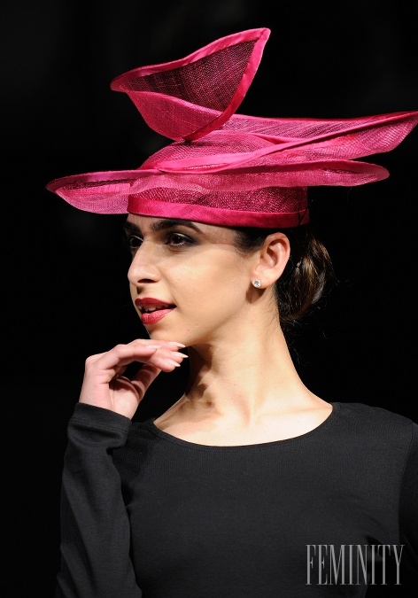 Európanka Christina Lichy z Rakúska odprezentovala elegantnú kultúru, konkrétne tú viedenskú 50-tych rokov, v ktorej dominovali aj klobúky