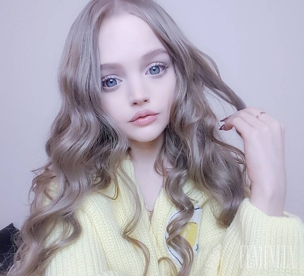 Modelka a živá bábika Dakota Rose