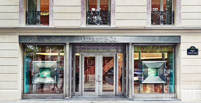 Butik Tiffany & Co  v Paríži sa vyznačuje svojou jedinečnosťou a moderným interiérom