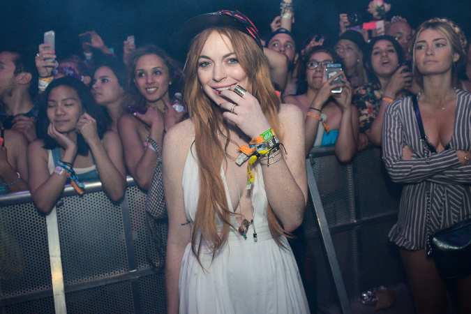 Lindsay Lohan je stará známa firma, čo sa žúrovania týka