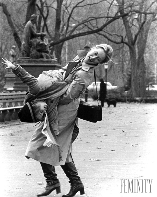 Úspešná snímka režiséra Roberta Bentona, v ktorej Meryl Streep brilantne stvárňuje rolu matky, ktorá opúšťa rodinu, aby našla samu seba