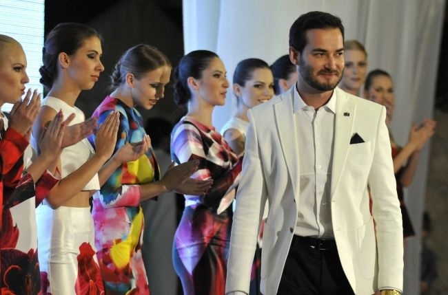 Talentovaný návrhár Lukáš Kimlička predstaví svoje modely na Fashion Live!