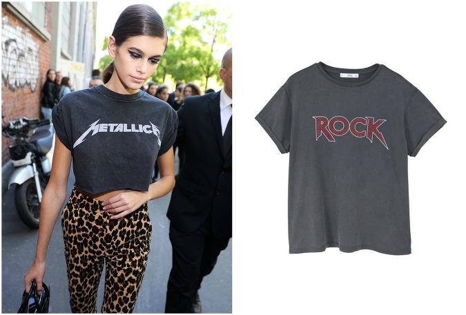 Šedé tričko s rockovým nápisom môžete kombinovať aj s extravagantnými nohavicami