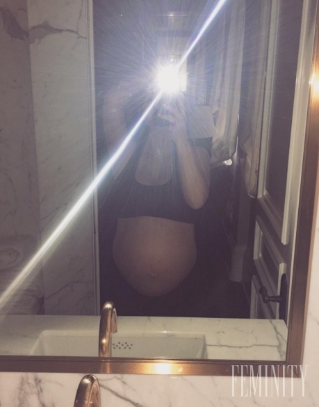 Kim Kardashian West len pár hodín pred pôrodom