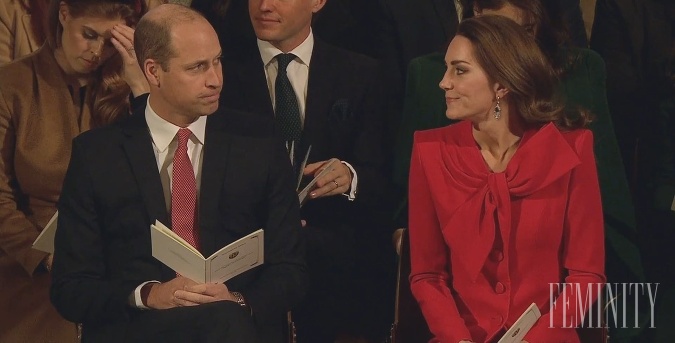 Nikdy sme nevideli starších členov kráľovskej rodiny, ktorí by sa k sebe na verejnosti tak mali ako Wiliam a Kate. 