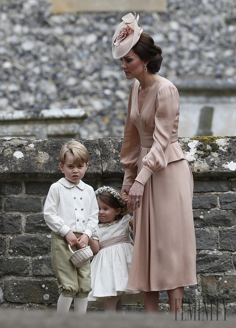 Vojvodkyňa Kate s malým Georgom a Charlotte