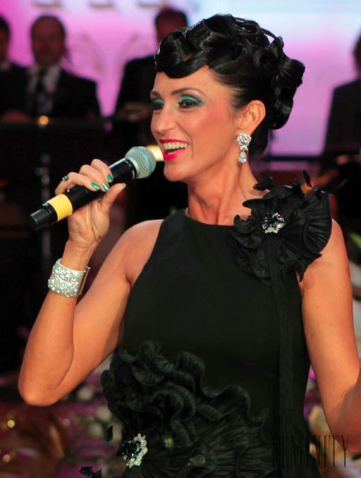 Speváčka vystúpila aj počas plesu Kooperatíva v roku 2012