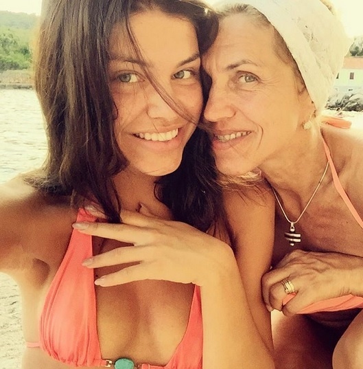 Riaditeľka Miss Slovensko Karolína Chomisteková s mamou