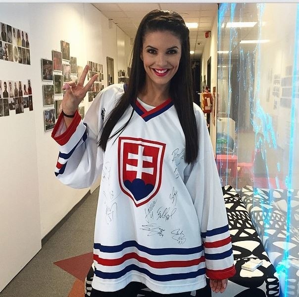 Moderátorka a modelka Soňa Skoncová patrí k najsexi hokejovým fanúšikom