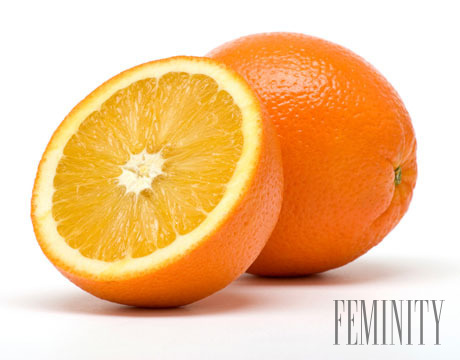 Pomaranče znázorňujú ženské poprsie