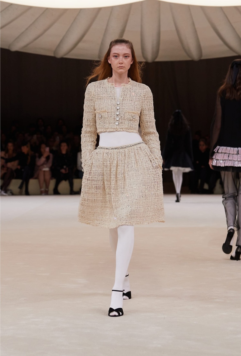 CHANEL jar/leto 2024 Haute Couture Pocta baletu a tancu priamo na