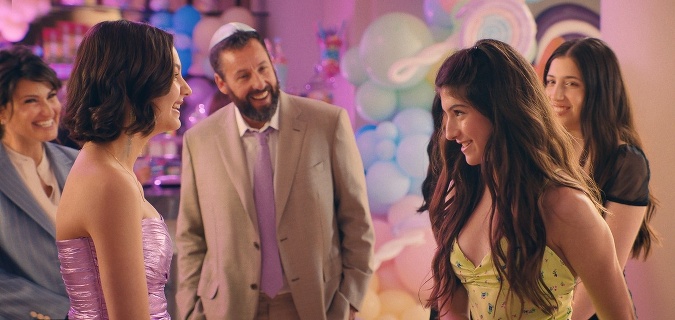 Adam Sandler s dcérami vo filme You Are So Not Invited To My Bat Mitzvah