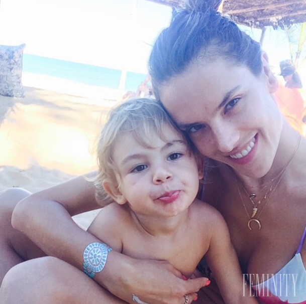 Alessandra Ambrosio a jej syn Noah