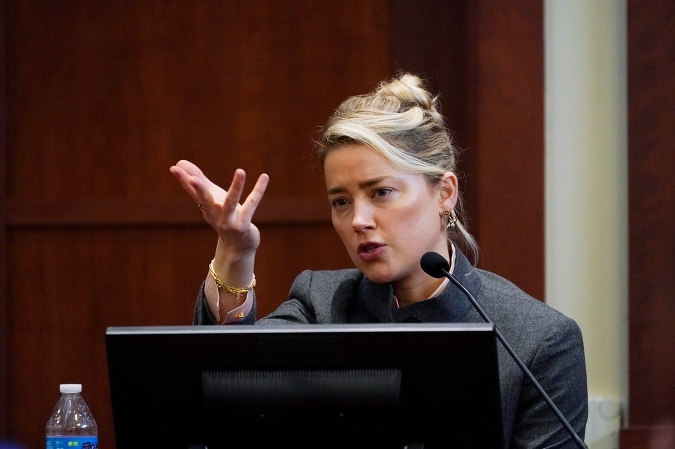 Amber Heard prehrala súdny spor s exmanželom Deppom
