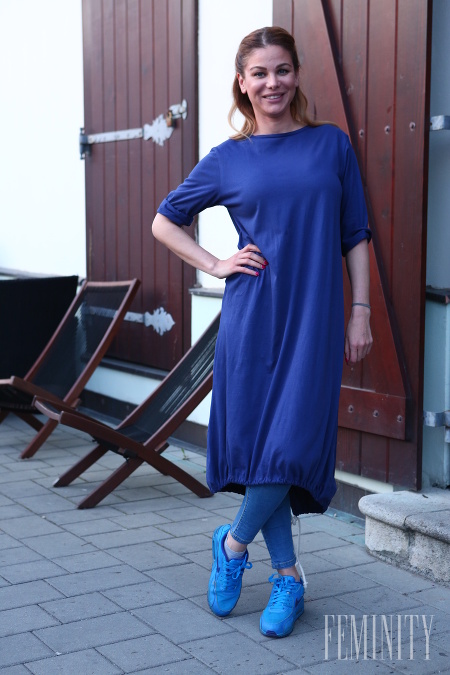 Moderátorka Stanka Pavolová zvolila modrý outfit. Vyzerá ako krásna kvetinka. 