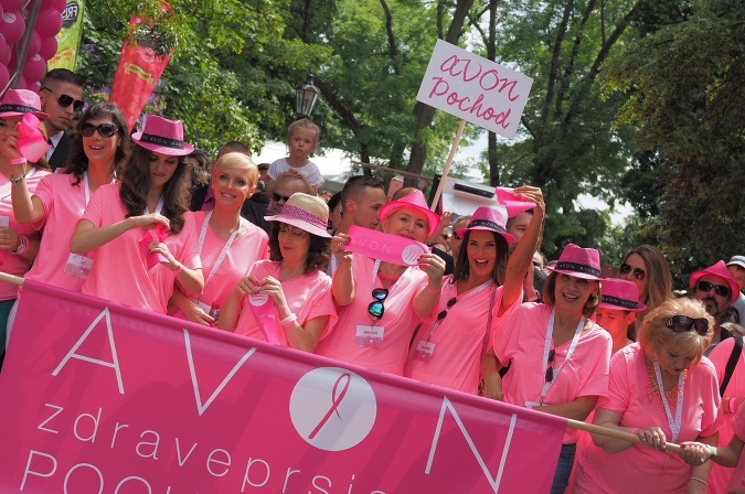 V sobotu sa na Bratislavskom hrade stretlo viac ako 4 500 účastníkov, ktorí podporili myšlienku boja za zdravé prsia