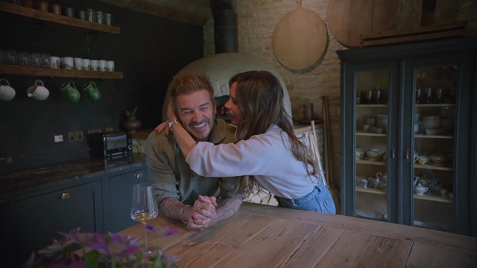 Manželia Beckhamovci v minisérii Beckham na Netflixe