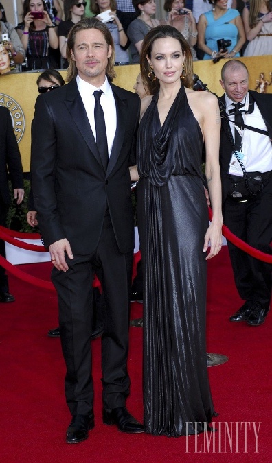 Angelina Jolie patrila tiež k osudovým ženám Brada Pitta