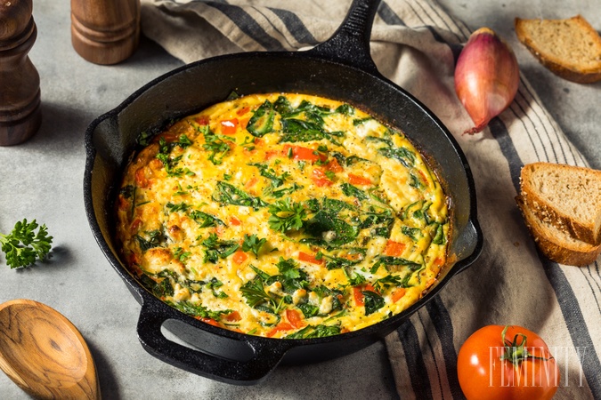 Tento recept na omeletu je plný proteínov, byliniek a iných výživných látok, ktoré podporujú dlhovekosť. 