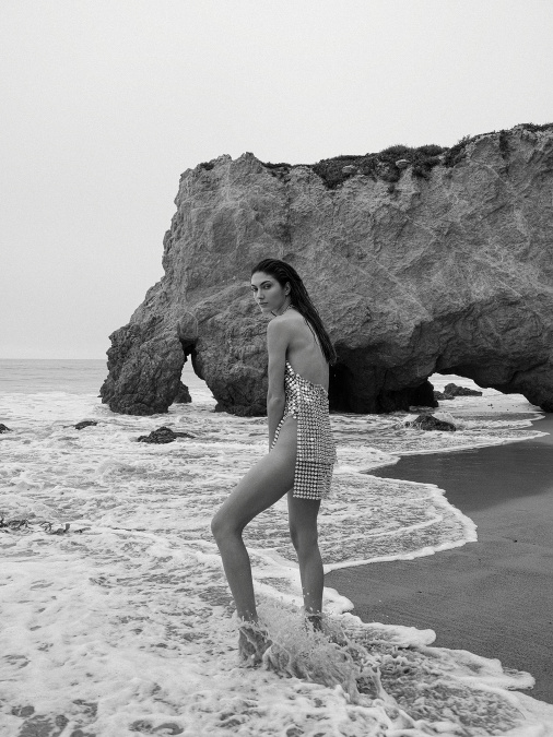 Modelka: Kyla Shay / The Industry Model MgmtStyling: ORVOLokalita: El Matador Beach, Malibu