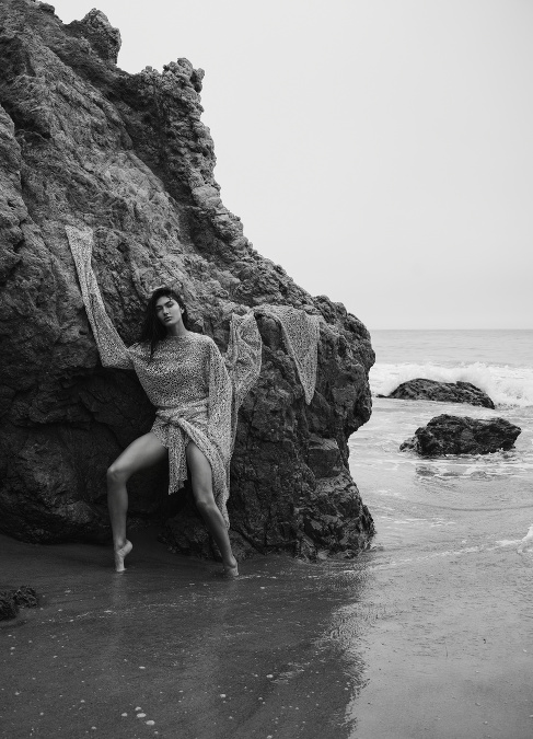 Modelka: Kyla Shay / The Industry Model MgmtStyling: ORVOLokalita: El Matador Beach, Malibu