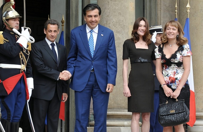 Nicolas Sarkozy ako prezident Francúzska po boku svojej manželky Carly Bruni