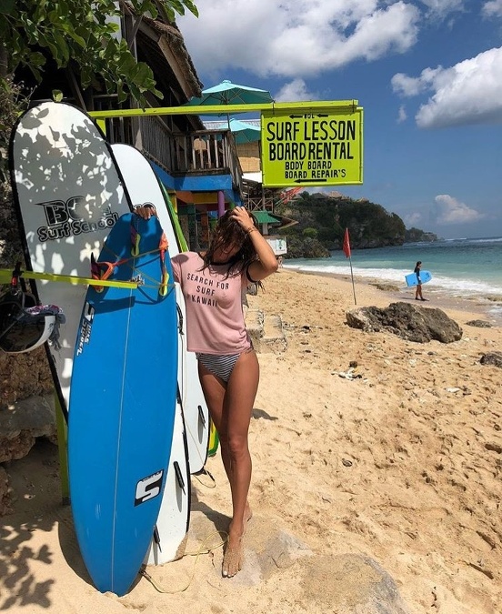 Alexandra Orviská prepadla surfovaniu 