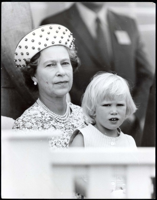 Zara Phillips je najstaršou vnučkou zosnulej kráľovnej Alžbety II.