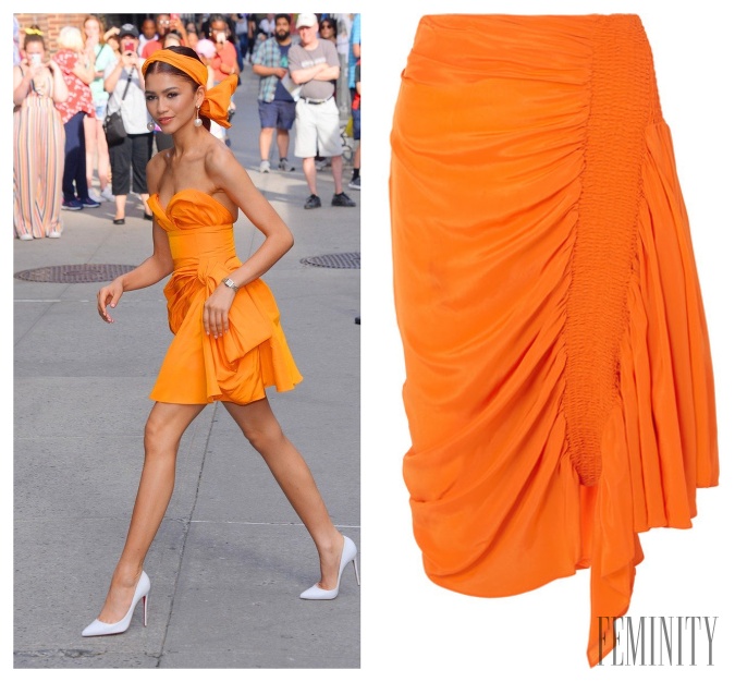 Herečka Zendaya zladila svoje oranžové šaty s veľkou šatkou