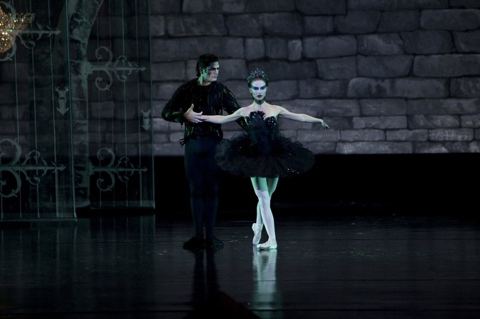 Portman za stvárnenie baletky vo filme Čierna labuť získala Oscara