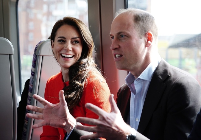 Kate stačí použiť jedno gesto, aby si získala Williamovu pozornosť