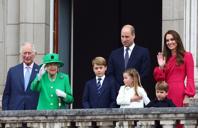Kráľovská rodina počas osláv platinového jubilea kráľovnej Alžbety II.